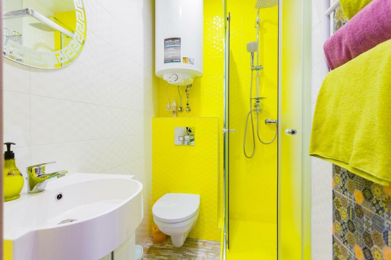 Sunny Apartments On Yulii Zdanovskoi St 36B Kiev Dış mekan fotoğraf