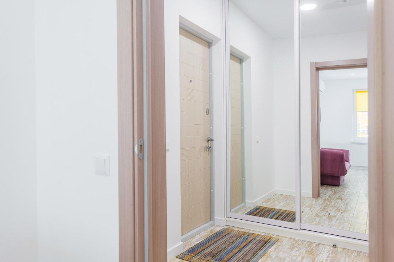 Sunny Apartments On Yulii Zdanovskoi St 36B Kiev Dış mekan fotoğraf